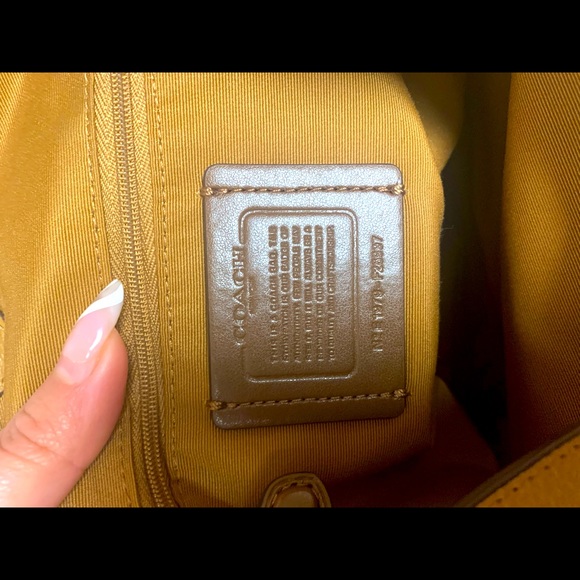 Coach handbag. - Picture 3 of 5